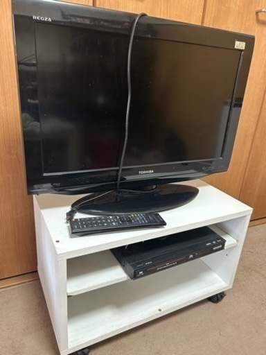 【譲渡先決定】東芝TV+TV台+DVDプレイヤー