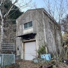 旧玉川中学校隣　貸倉庫　土地約100坪