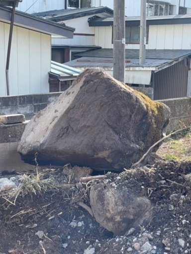 高級で貴重な庭石秋田県男鹿産　男鹿石