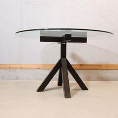 Cassina ixc.(カッシーナ イクスシー)で取り扱われていた植木莞爾デザインのVENTO(ヴェント) ガラス×ビーチ ラウンドダイニングテーブル！シンプルなデザインが魅力のモダンな食卓♪