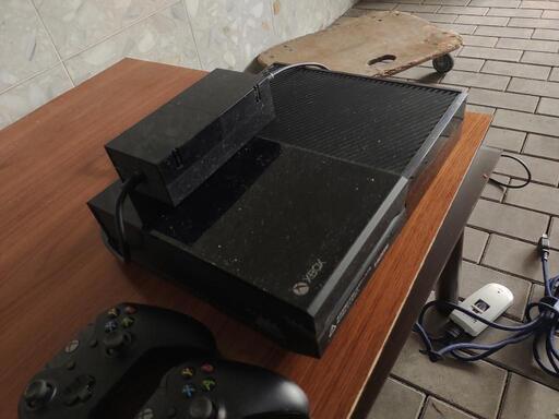 マイクロソフト XBOX ONE CONSOLE model 1540 本体　現状品　ジャンク扱い
