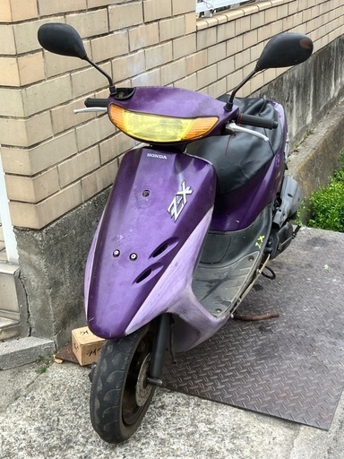 ☆ 値下げ　本物　キック１発　ホンダ　規制前　初期ライブディオＺＸ　ＡＦ３５　１０６１１ＸＸ　　少し異音有り　整備必須です。市役所発行登録書類付　ジャンク