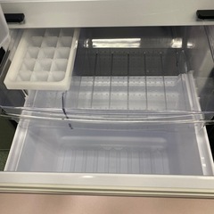 配達設置お任せ下さい✨新生活応援✨1年保証✨冷蔵庫　2019年製 SHARP  137L