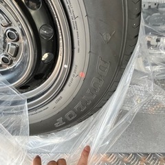 ※値下げ　ハイエースほぼ新品タイヤセット