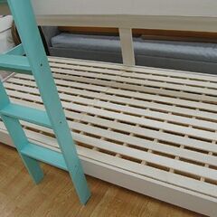 【商談中】 2段ベッド 幅111×奥206×高137cm ホワイト×ライトグリーン系 二段ベッド 兄弟ベッド 子供部屋  札幌市 清田区 平岡