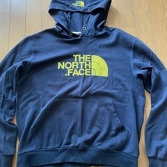 THE NORTH FACEのパーカー