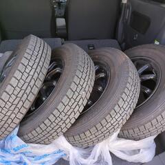 新城市〜豊根受け渡し、13インチスタッドレスタイヤ、ホイール付き　ワンシーズン使用のみ