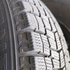 新城市〜豊根受け渡し、13インチスタッドレスタイヤ、ホイール付き　ワンシーズン使用のみ
