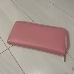 【中古・使用感あり】ピンク色の長財布
