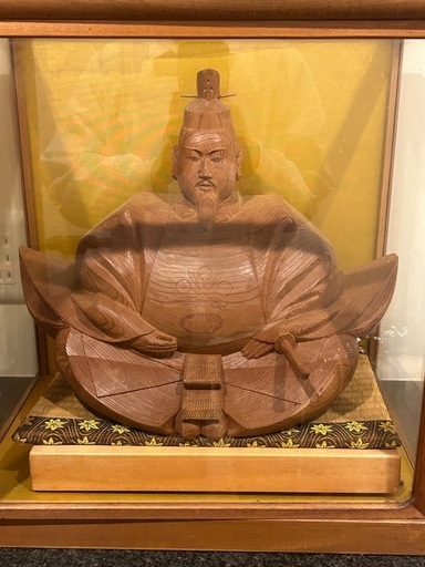 木彫りの置物　柳沢英一？