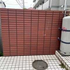 アパートの敷地内に宅配ボックスを設置してくださる方を探しています