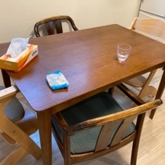 ニトリ　ダイニングテーブル(椅子はつきません)