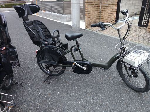 c93２０インチ、チャイルドシート、２人乗り、３人乗り、１人乗り電動自転車  土日もお子様と土足のまま、いろいろなタイプの電動自転車のご試乗可能です。  バカ良心的な電動自転車屋　安心の無料保証；点検サービス付き  電動自転車・リサイクル専門店　　ご試乗をしてから、ご購入できます。  後ろチャイルドシートをかごに変更して、１人乗りにもできます。  バッテリーは新品の９０％以上の性能です。  １回の充電で３０Ｋｍ以上走行可能でコンディション良好です。  電動自転車、在