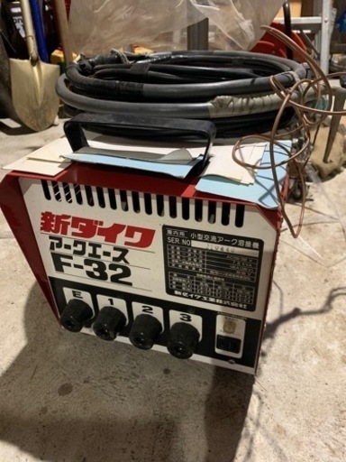 溶接機　新ダイワ　アークエースF32