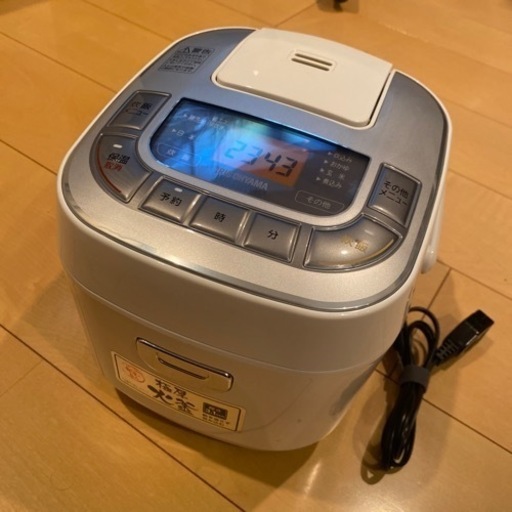 アイリスオーヤマ　炊飯器　3合
