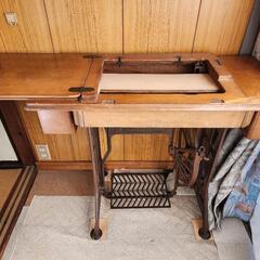 三菱 足踏みミシンの台