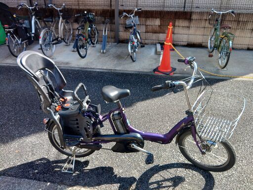 c96土日もお子様と土足のまま、いろいろなタイプの電動自転車のご試乗可能です。  バカ良心的な電動自転車屋　安心の無料保証；点検サービス付き  電動自転車・リサイクル専門店　　ご試乗をしてから、ご購入できます。  ２０インチ、チャイルドシート、２人乗り、３人乗り、１人乗り電動自転車  後ろチャイルドシートをかごに変更して、１人乗りにもできます。  バッテリーは新品の９０％以上の性能です。  １回の充電で３０Ｋｍ以上走行可能でコンディション良好です。  電動自転車、在