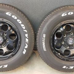 美品　ハイエース　ROCKKELLY　タイヤ溝たっぷり