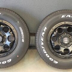 美品　ハイエース　ROCKKELLY　タイヤ溝たっぷり