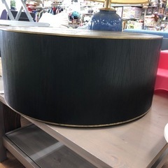 関家具 タイラーラウンドサイドテーブル 天然木 売ります！