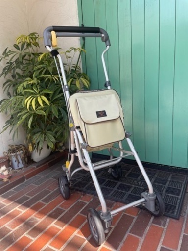 介護用品　シルバーカー