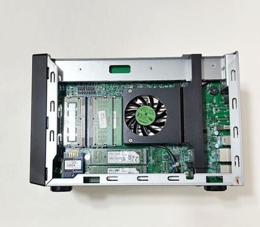 美品 QNAP NAS TS-473 16GB 10GBe M.2 HDD8テラ