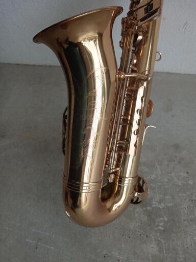 中古のアルトサックス