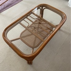 ガラス＆木枠のローテーブル