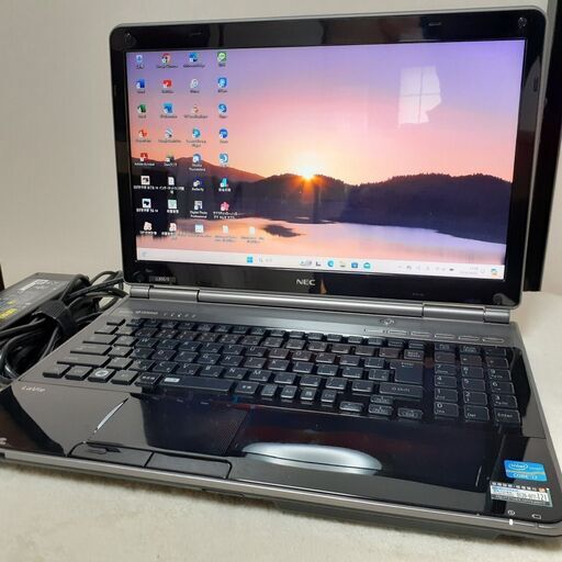 【お取引中です】NEC　LaVie　15インチ　i7　8GB　SSD（256）　Office2021　Wi-Fi　ブルーレイ　テンキー　キーボード新品　Windows11　23H2