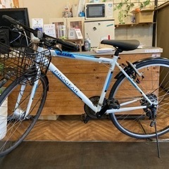 【前後タイヤ・チューブ新品！PROGEAR LEDオートライト】泥除け・鍵付き　3×7速　700×32cクロスバイク　白×水色