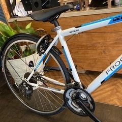【前後タイヤ・チューブ新品！PROGEAR LEDオートライト】泥除け・鍵付き　3×7速　700×32cクロスバイク　白×水色