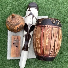 南米の置物、楽器、土産