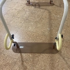 リハビリ歩行訓練　平行棒