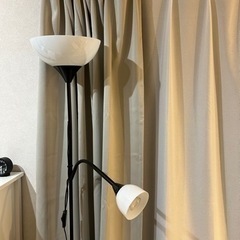 IKEA フロアランプ　スタンドライト　間接照明