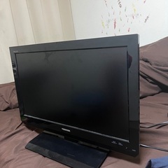 リモコンのない小型テレビ