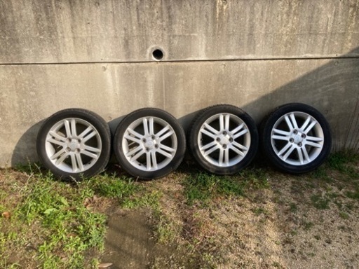 車のパーツ タイヤ、ホイール