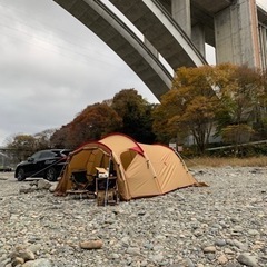 キャンプのテント　