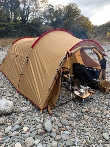 キャンプのテント