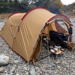 キャンプのテント　