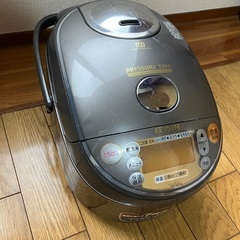 【取引中】5.5合炊き　象印炊飯器 2012年製