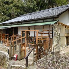 こぢんまりした平屋建て　上下水道完備　【訳あり】（仲介）