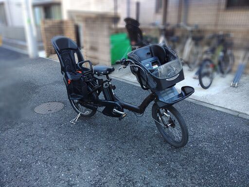 ｄ01２０インチ、チャイルドシート、２人乗り、３人乗り、１人乗り電動自転車  お子様と土日も土足のまま、いろいろなタイプの電動自転車のご試乗可能です。  バカ良心的な電動自転車屋　安心の無料保証；点検サービス付き  後ろチャイルドシートをかごに変更して、１人乗りにもできます。  電動自転車・リサイクル専門店　　ご試乗をしてから、ご購入できます。  バッテリーは新品の９０％以上の性能です。  １回の充電で３０Ｋｍ以上走行可能でコンディション良好です。  電動自転車、在