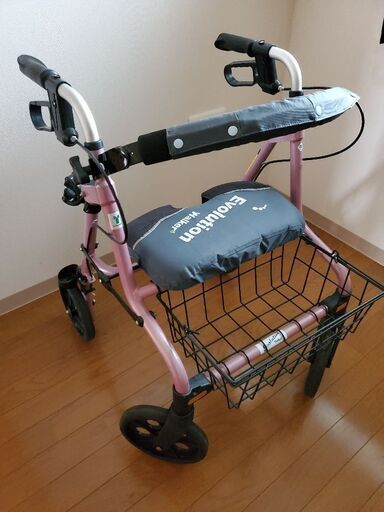 オシャレな介護用歩行器