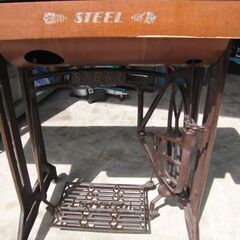 足踏みミシン STELミシン 稀少品 実働品 使用できます。 レトロ品