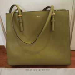 CHARLES & KEITH 
クラシック ダブル ハンド ト...