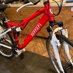 【Ferrari 後輪タイヤ・チューブ新品！】サスペンション付き　3×7速　700×32cクロスバイク　レッド×ホワイト
