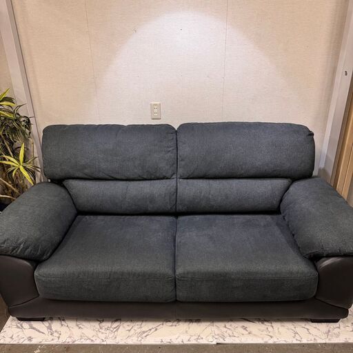 16684  NITORI ハイバック2人掛け布張りソファ　   ◆大阪市内・東大阪市他 5,000円以上ご購入で無料配達いたします！◆ ※京都・高槻・枚方方面◆神戸・西宮・尼崎方面◆生駒方面、大阪南部方面　それぞれ条件付き無料配送あり！