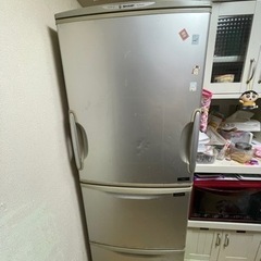 シャープ冷蔵庫　2004年製