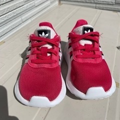 adidas 子供用シューズ　12㎝