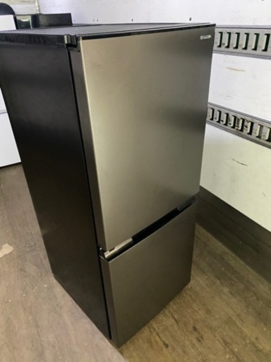 福岡市内配送設置無料　2022年式　シャープ(SHARP) 冷蔵庫 SJ-D15J-H 幅49.5cm 152L 扉の開閉を左右選べる「つけかえどっちもドア」採用 霜取り不要 2)ブラック